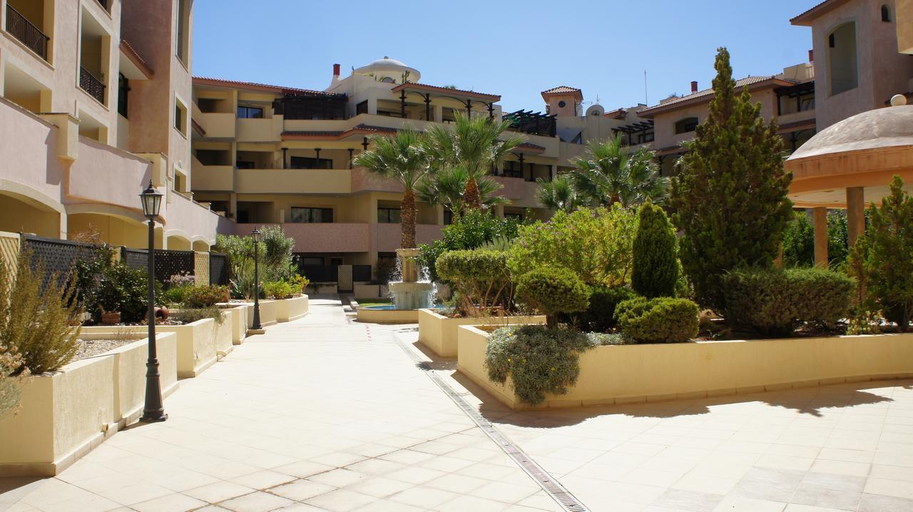 Townhouse Queens Gardens Paphos Room photo