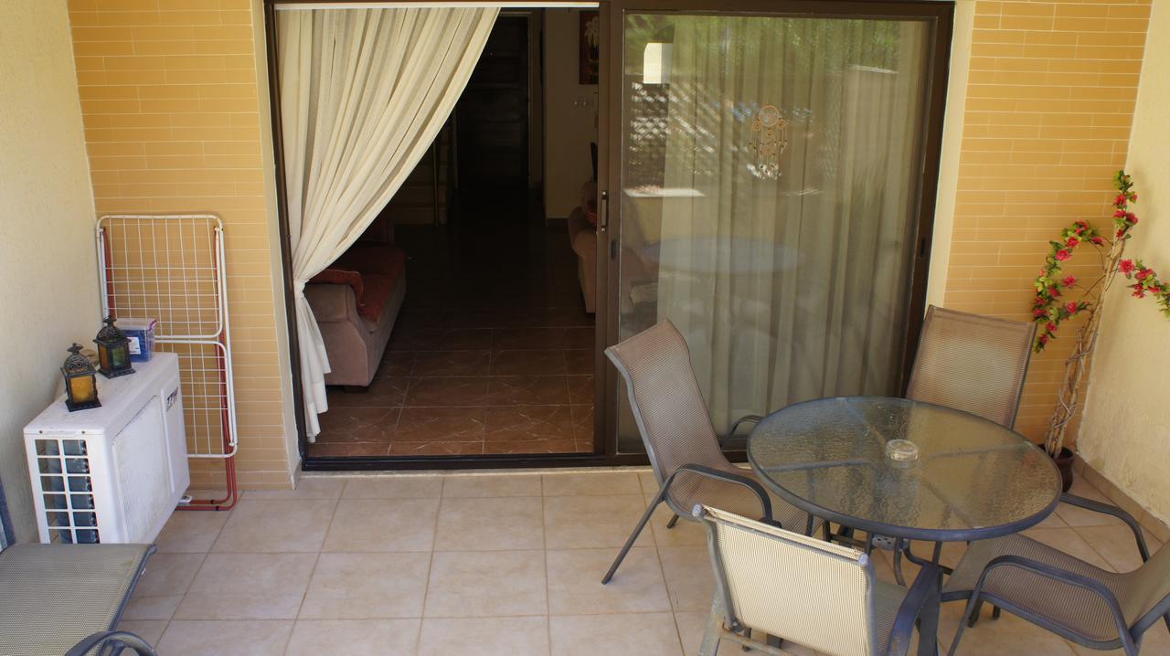 Townhouse Queens Gardens Paphos Room photo