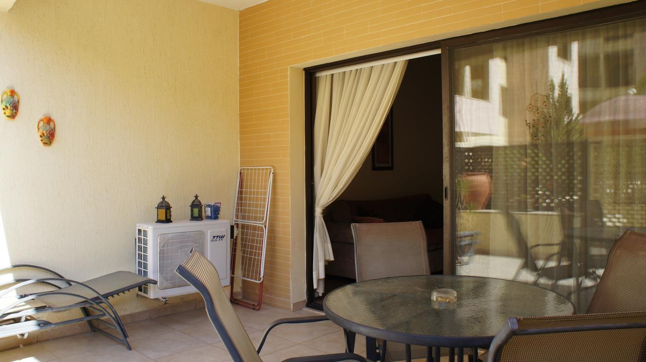 Townhouse Queens Gardens Paphos Room photo